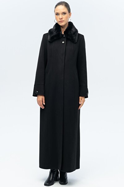 Olcay Large Size Coat with Removable Fur Collar and Punto Detail Black 3143