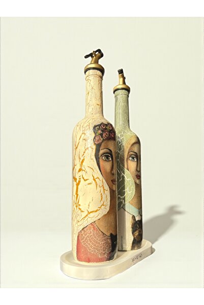 Mes Reves Handmade Cracked Patterned Glass Oil Pot Set – with Woman and Pet Portrait, Kitchen Design