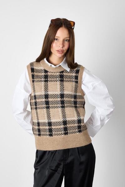 SHERIN Camel Plaid Crew Neck Vest