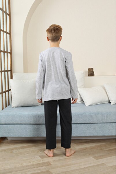 LİLA İÇ GİYİM Fiú nyomott mintás, hosszú ujjú, világosszürke pizsama szett