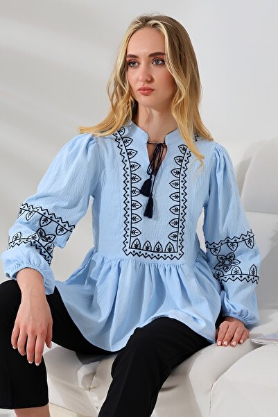 Lir Women's Embroidery Detailed Blouse Blue