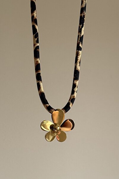 Beca Atelier قلادة من الفولاذ على شكل زهرة لامعة