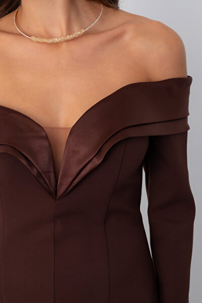 Lafaba Γυναικείο βραδινό φόρεμα με λαιμόκοψη σε καφέ χρώμα