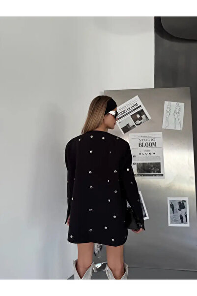 By ÖTE Aksesuar detaylı ceket