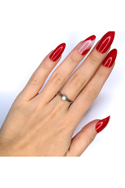 Silver berry S925 Sarah Ring decorated with Fire Opal