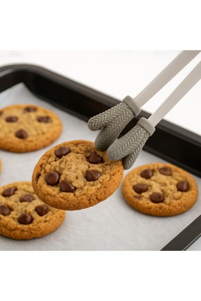 AYS DEKOR (2 Pieces) Cute Glove-Shaped Silicone Tongs