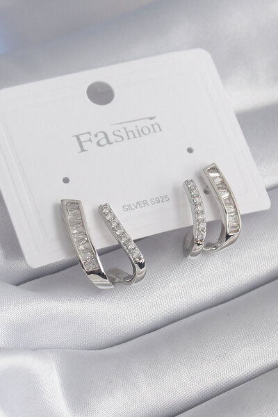 Clariss أقراط نسائية فضية من النحاس مع تفاصيل حجر الزركون