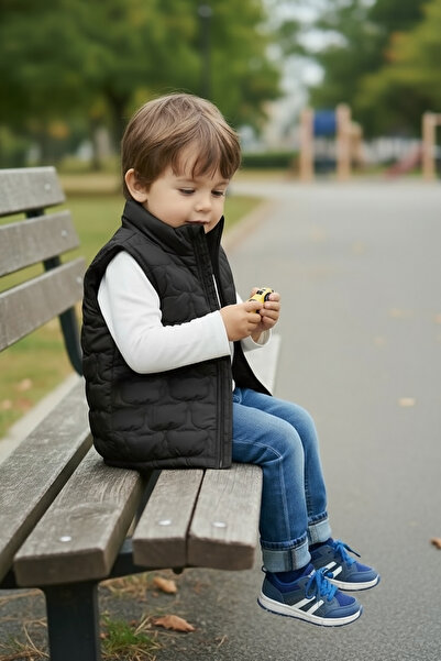 Merdia Момчешки кадифен кардиган с мотив мече