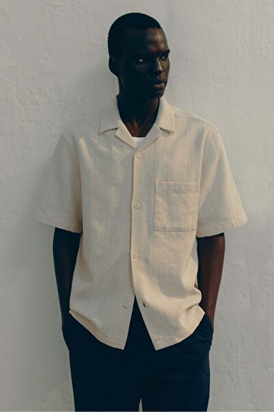 H&M Regular Fit Textured resort shirt