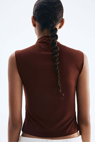 H&M Sleeveless turtleneck top