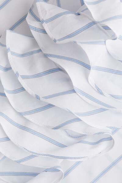 H&M Ruffle-sleeve blouse