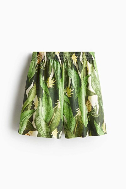 H&M شورت سهل الارتداء بنقوش