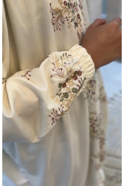 WarD Embroidered prayer shawl made of cool cotton fabric