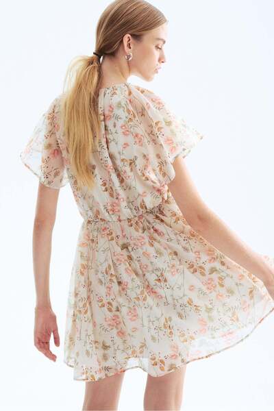 H&M Butterfly-sleeved dress