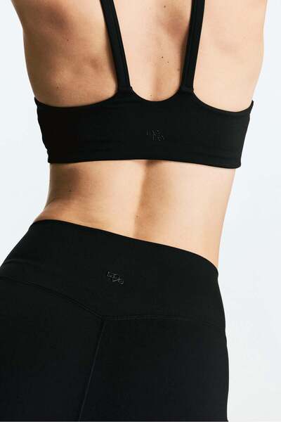 H&M Medium Support Sports bra in SoftMove™
