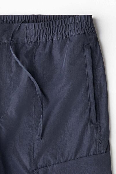 H&M Relaxed Fit Nylon cargo trousers