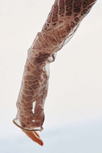 H&M الجزء العلوي من شبكة منسدل