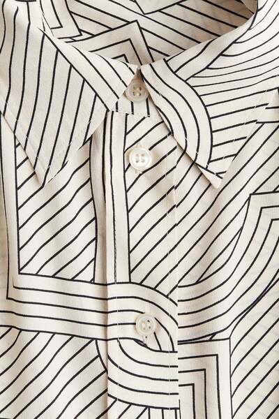 H&M Oversized printed shirt