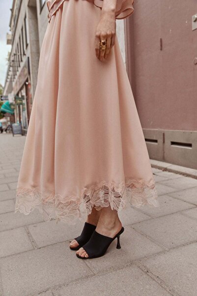 H&M Lace-trimmed chiffon skirt