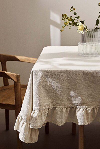 H&M Frill-trimmed tablecloth