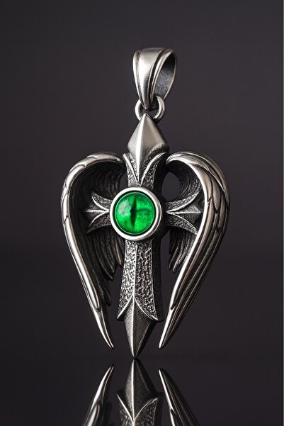 voyageaccessory قلادة على شكل جناح ملاك من الفولاذ المقاوم للصدأ مع تفاصيل عين من الزجاج الأخضر