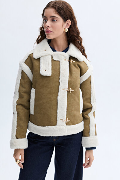 Mudo Fur Detailled Stand-Up Collar Crop Coat Jacket