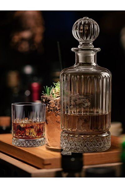 MADAME LUDA Chivas Regal 7 Piece Whiskey-Vodka-Cognac Set. (6 Whisky Glasses - 1 Caraf Decanter)