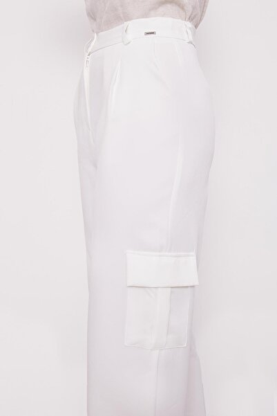 Levidor Ekru Cep Detaylı Pantolon