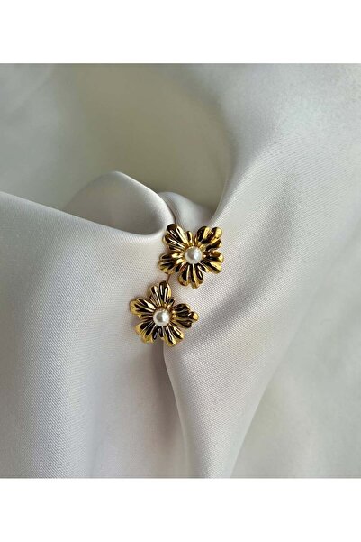 yeknova أقراط نسائية من الفولاذ بلون ذهبي مع نمط زهور وتفاصيل لؤلؤية، لا تفقد...