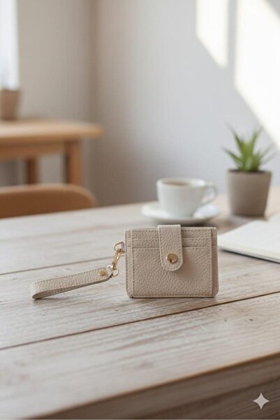 mirakuş Minimal Wallet and Card Holder with Cream Keychain and Card Holder Detail
