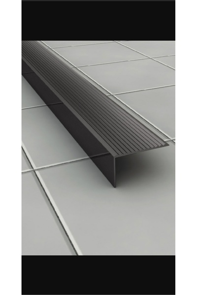 Emek Yapı L Model Metal Merdiven Basamak Profili Çıtası Köşebent Bitim Profil Siyah 4cm*2cm*1,35m