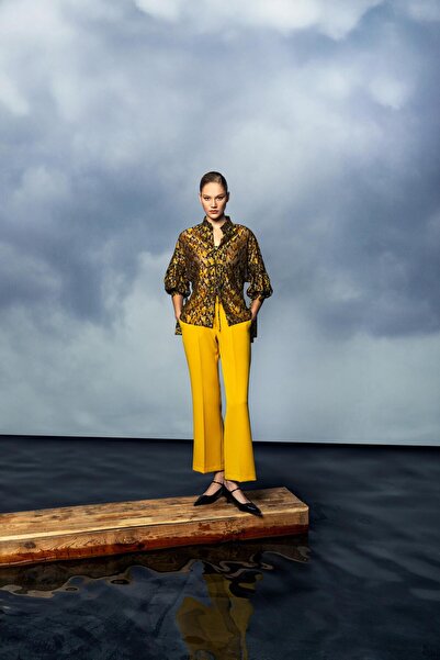 KAMEYA DESENLİ BAĞCIK DETAYLI BLUZ 26W10825