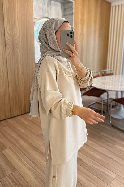 Ka Hijab Set modal cu detaliu cu nasturi aurii - Bej