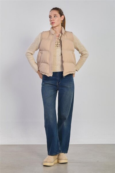 BARRELS AND OIL Women's short puffer vest with pockets - stone color