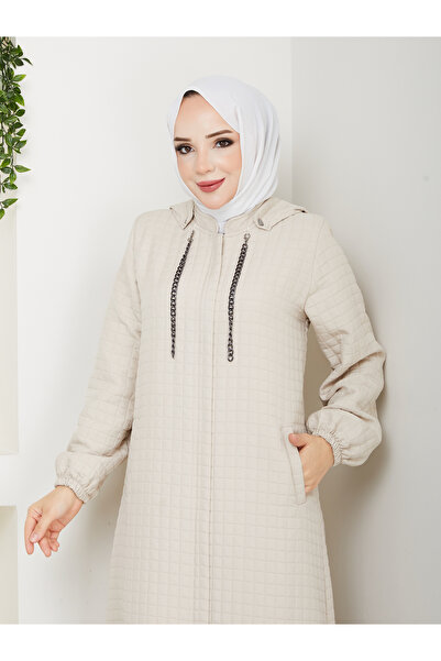 Efelif Ekru Tesettür Uzun Fermuarlı Şapkalı Kapitone Mont