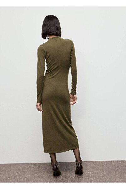 MANGO Woman Perkins yakalı triko elbise