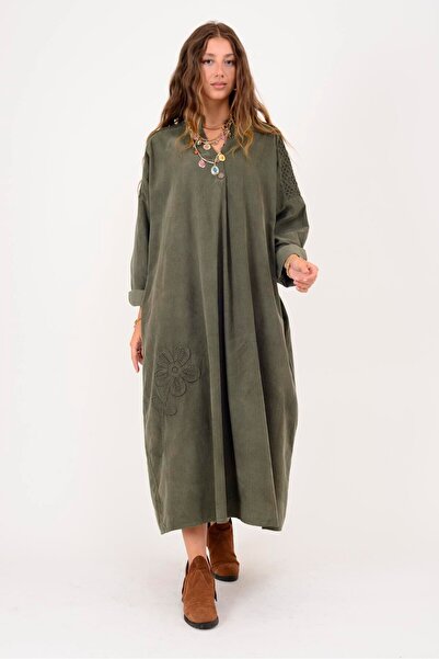 Park Moda 11383 ΦΟΡΕΜΑ ΚΑΤΑΠΛΗΚΤΙΚΟ ΒΕΛΟΥΔΟ ΜΕ ΑΝΑΚΛΑΣΤΙΚΟ ΣΧΕΔΙΟ ΛΟΥΛΟΥΔΙΩΝ ΚΑΙ ΛΕΠΤΟΜΕΡΕΣ ΛΕΠΤΟΜΕΡΕΙΕΣ ΦΙΣΤΟ