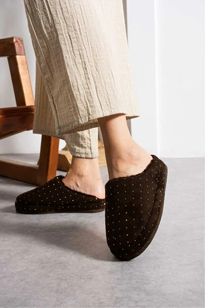 Behtah Kundura Γυναικείες παντόφλες με επένδυση από γούνα, κομψές, με πέτρα κεντημένες, ζεστές παντόφλες για το σπίτι, παντόφλες με επένδυση από χοντρό ύφασμα