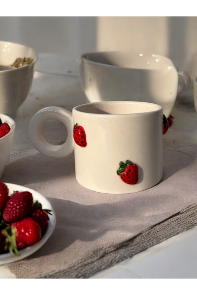 seda seramik El Yapımı Kabartmalı Çilekli Kahve Kupa Bardamug 200 ml