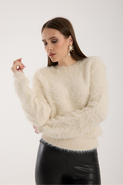 Clothes Fast Women's Cream Beard Yarn Crew Neck Knitwear Sweater