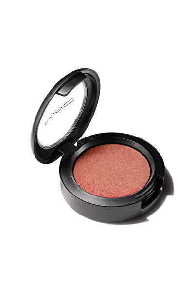 M.A.C Çok Amaçlı Krem Aydınlatıcı Baz – Cilt, Göz ve Dudak İçin Işıltılı ve Doğal Bitiriş