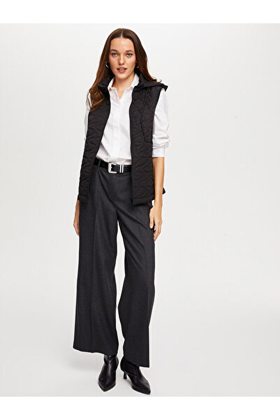 Faik Sönmez Kordon Detaylı Kapüşonlu Kapitone Yelek W26KYL004