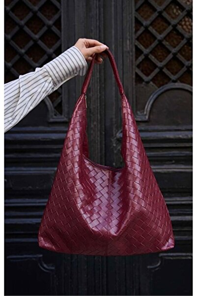 Bette Store حقيبة كتف نسائية كبيرة الحجم من الجلد الصناعي الواسع بنمط محبوك من ميركان ستورز