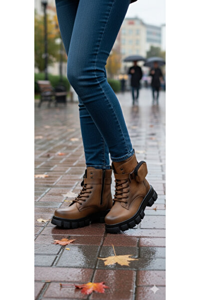 DB Γυναικείο πορτοφόλι με λεπτομέρεια με φερμουάρ και κορδόνια καφέ μπότες