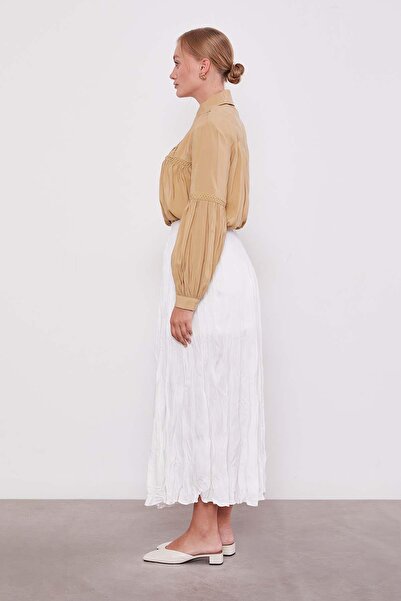 Levidor Ecru Crinkled Model Skirt