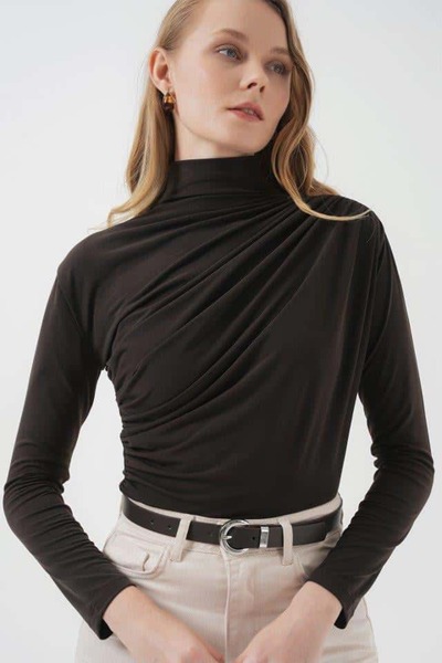 SCZ Siyah Drapeli Yüksek Yaka Kadın Bluz