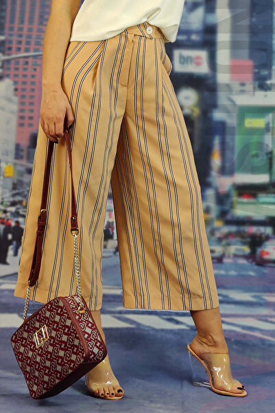 WildFashion Wide-leg three-quarter pants, model CL777RR-1551