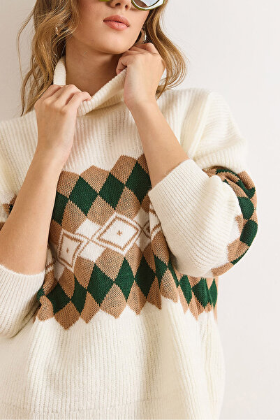 Olalook Women's Ecru Turtleneck Diamond Patterned Soft Textured Knit Sweater Kzk-19001022