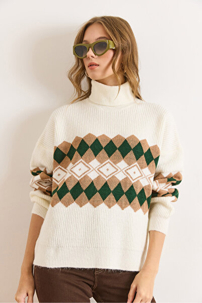 Olalook Women's Ecru Turtleneck Diamond Patterned Soft Textured Knit Sweater Kzk-19001022