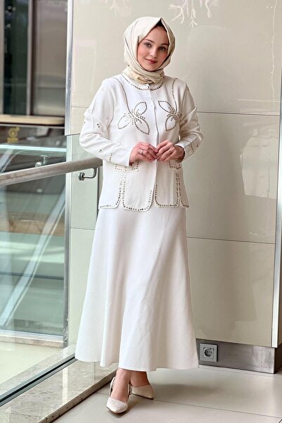 Ghisa Staple Detailed Knitwear Cardigan Skirt Set